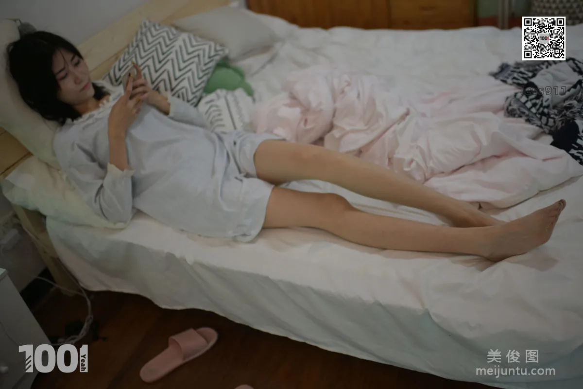 [IESS一千零一夜] 《网络女主播的私生活1》 丝足写真集6