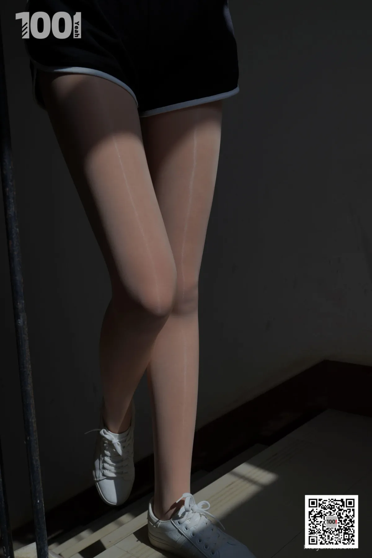[One Thousand and One Nights] Model: Xi Gua, Embracing the Sunlight 1, Flesh-Colored Stockings and Beautiful Legs Photo Set photo 75