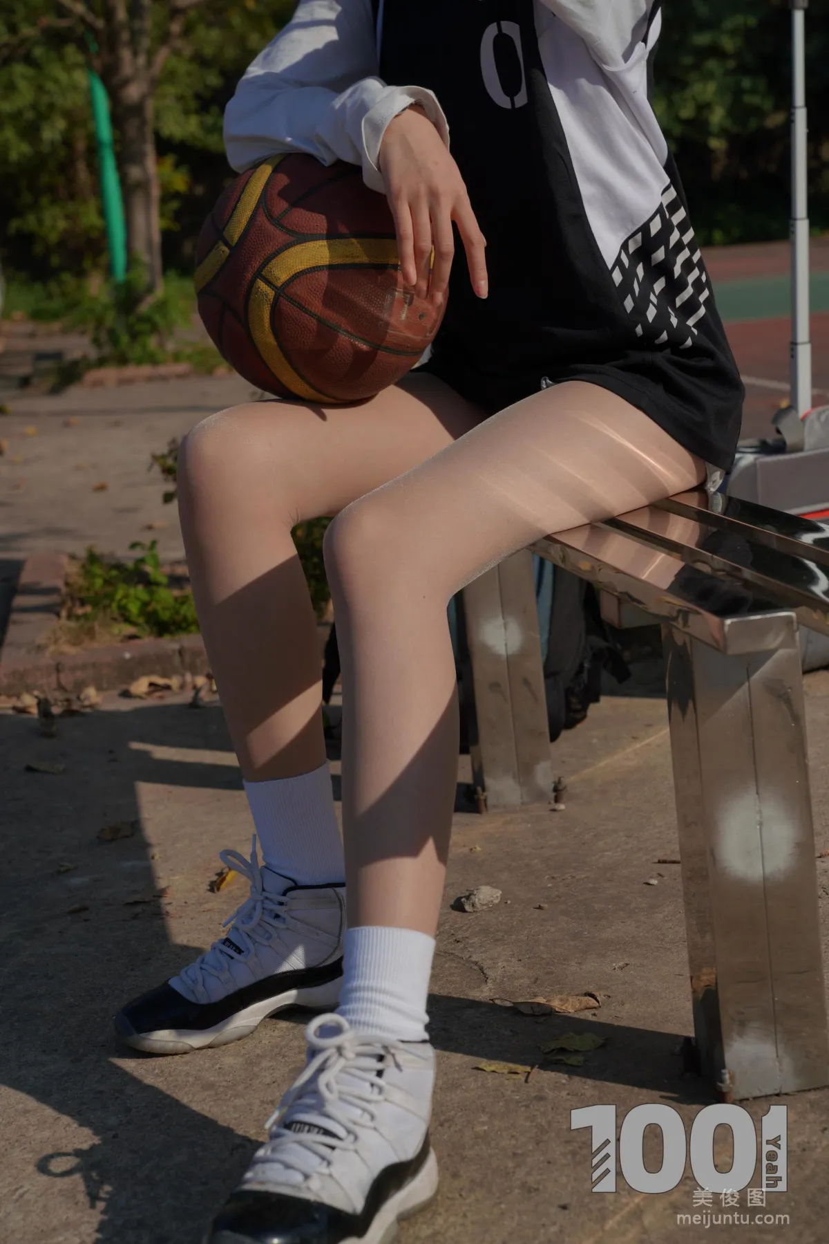 [One Thousand and One Nights] Model: Cao Mei Accompanying Girlfriend to Play Basketball 1 Photo Set photo 98