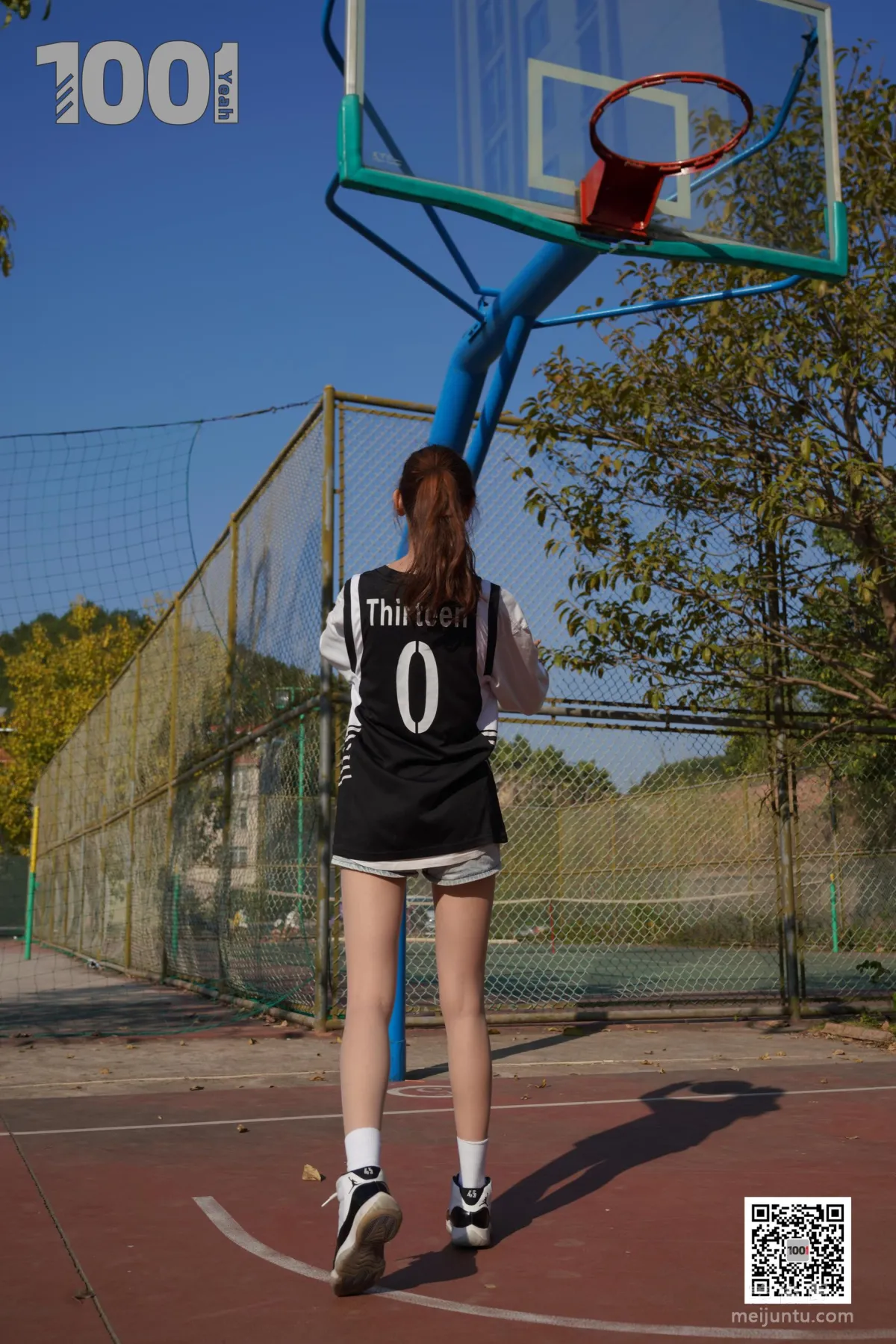 [IESS One Thousand and One Nights] Model: Cao Mei 'Playing Basketball with Girlfriend 3' Stockings and Beautiful Feet Photo Set photo 73