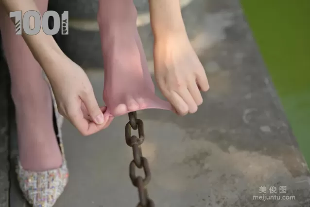 [IESS一千零一夜] 模特：腿腿《邂逅2》 街拍美腿寫真集