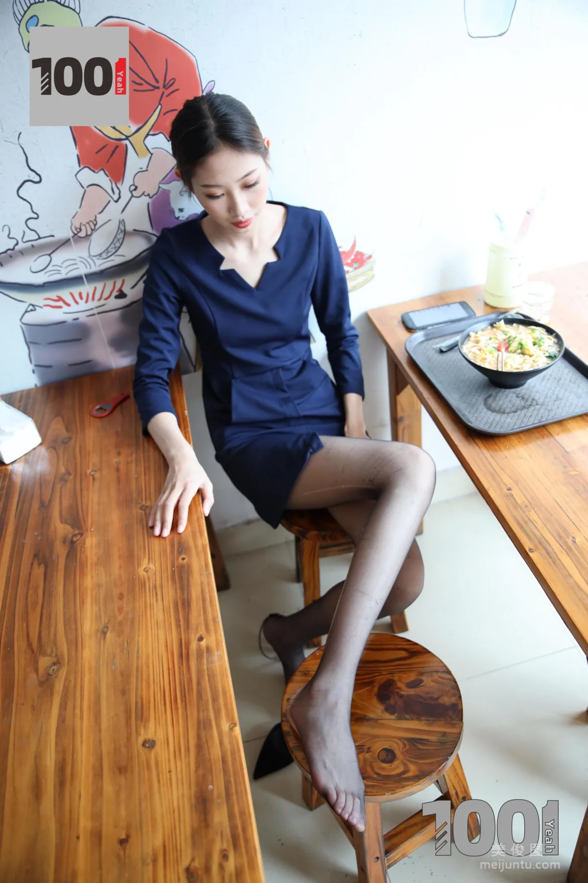 [IESS One Thousand and One Nights] Model: Cao Mei, Salesperson's Lunch Break 2, Black Stockings Uniform and Beautiful Legs Photo Set photo 65
