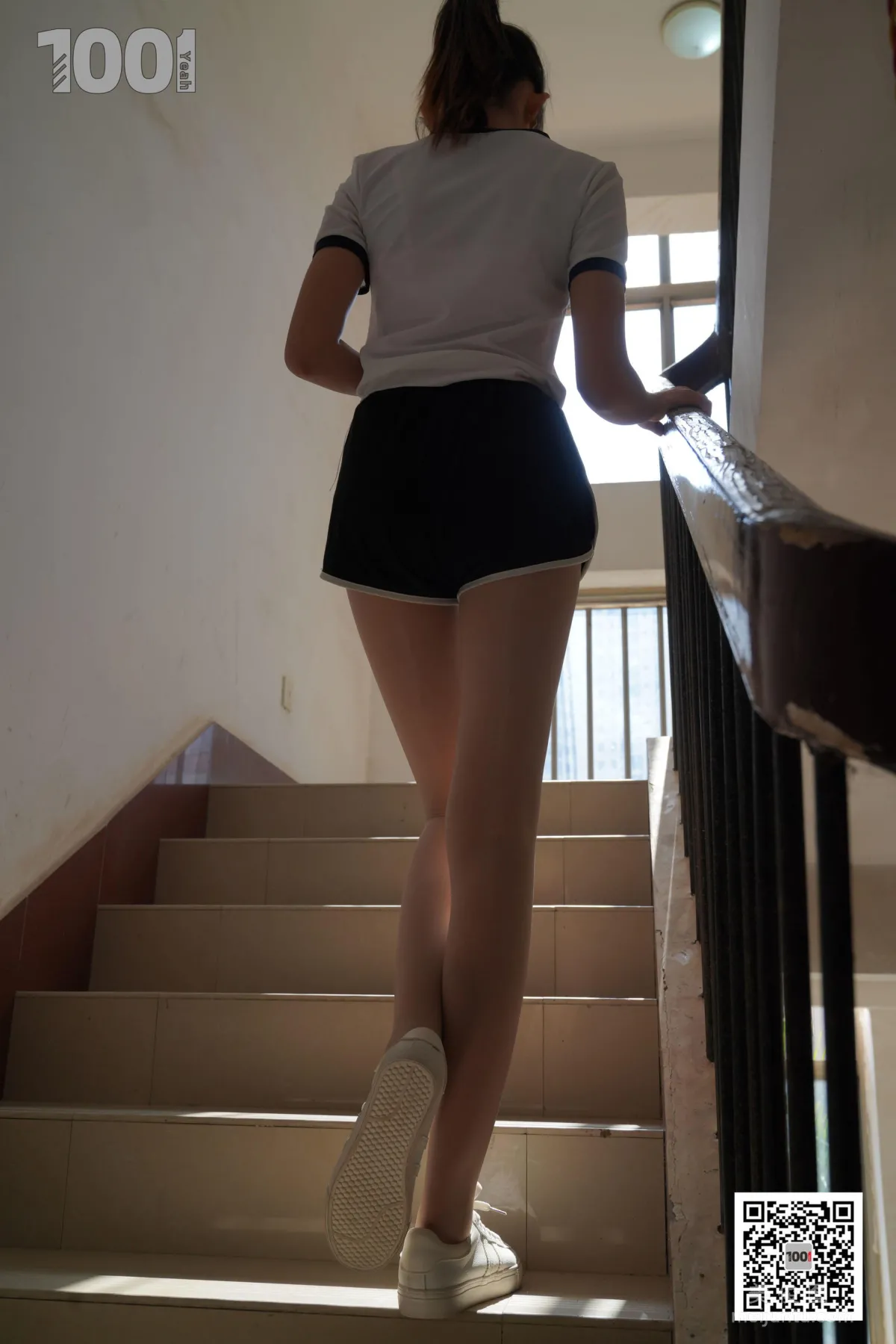 [One Thousand and One Nights] Model: Xi Gua, Embracing the Sunlight 1, Flesh-Colored Stockings and Beautiful Legs Photo Set photo 13