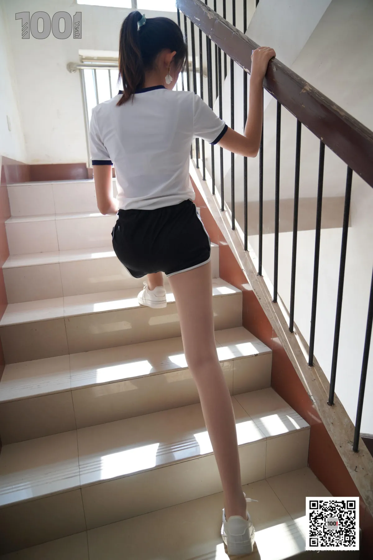 [One Thousand and One Nights] Model: Xi Gua, Embracing the Sunlight 1, Flesh-Colored Stockings and Beautiful Legs Photo Set photo 57