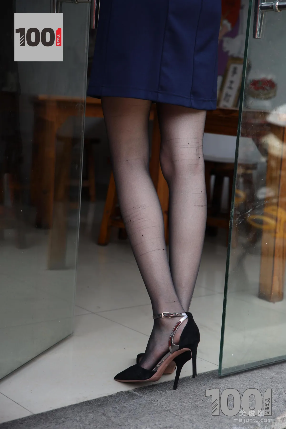 [One Thousand and One Nights] Model: Cao Mei Salesperson's Lunch Break 1 Street Snap Black Stockings Photo Set photo 52