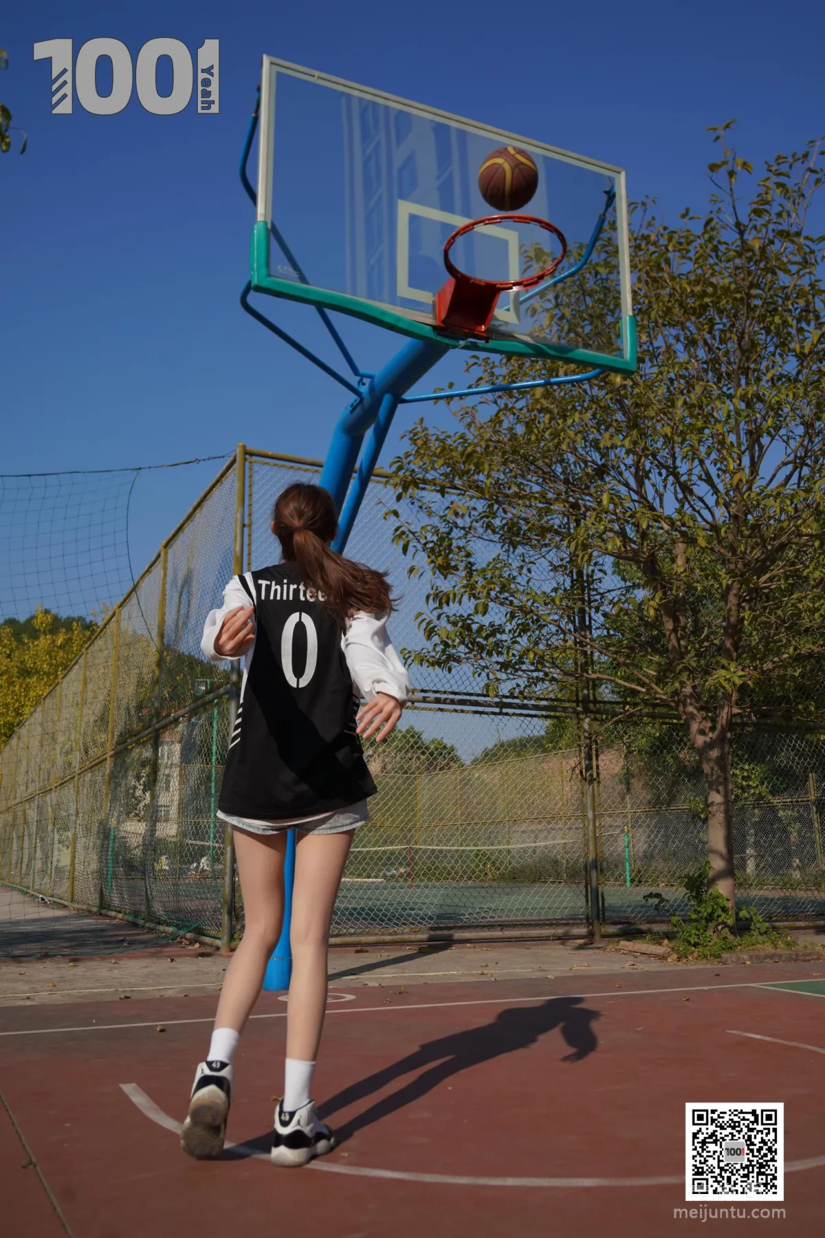[IESS One Thousand and One Nights] Model: Cao Mei 'Playing Basketball with Girlfriend 3' Stockings and Beautiful Feet Photo Set photo 84