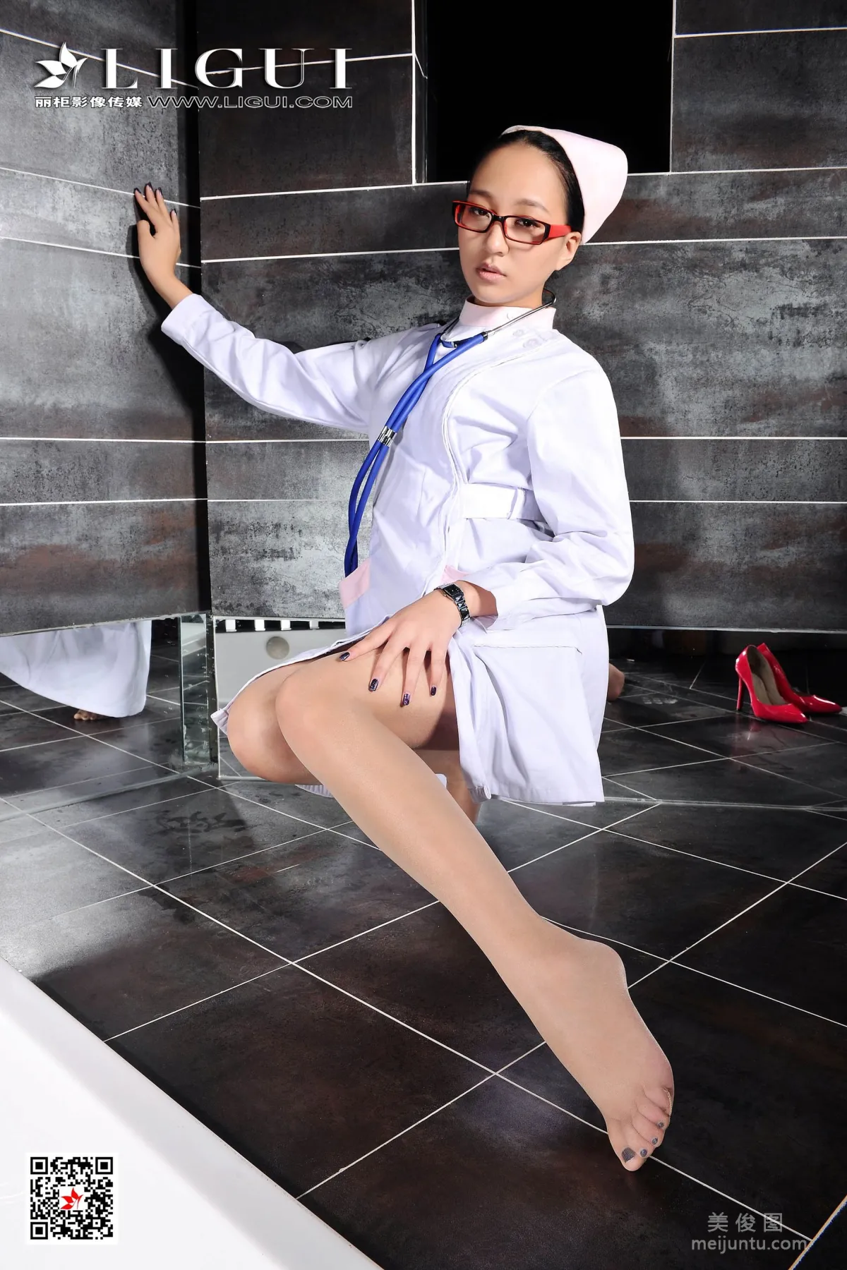 [丽柜Ligui] Model Amily 《浴室护士》 写真集3