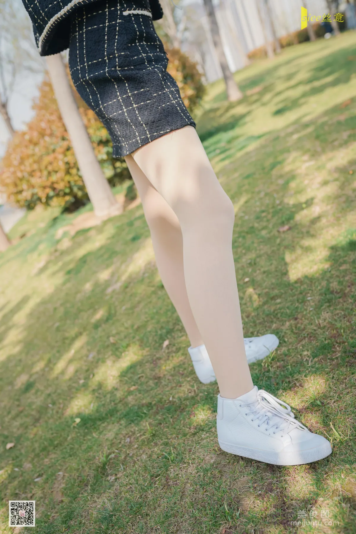[絲意SIEE] No.443 榮榮 《四月，故事仍在》 寫真集 74