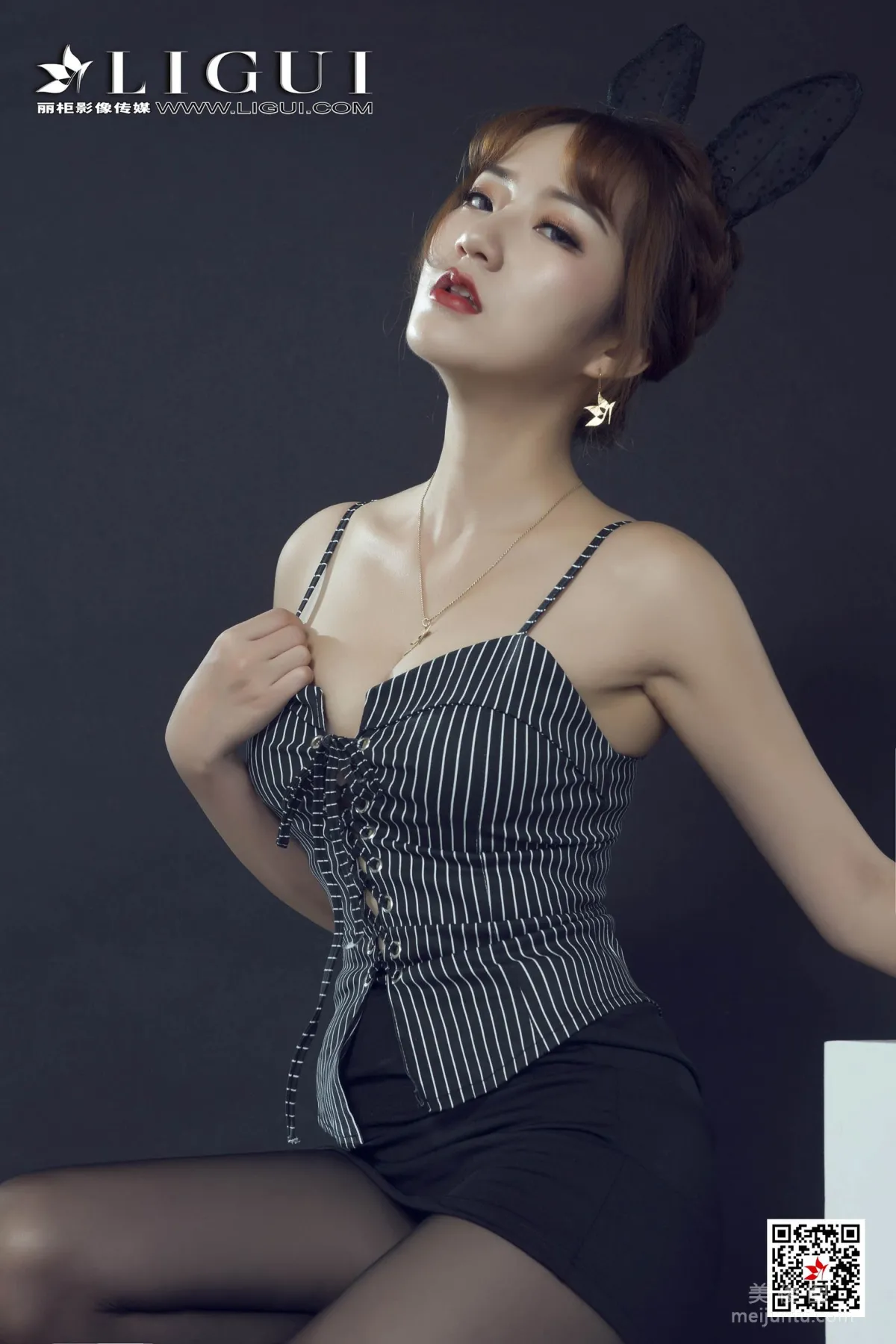 [丽柜Ligui] Model 汐汐 《黑丝兔女郎》 写真集3