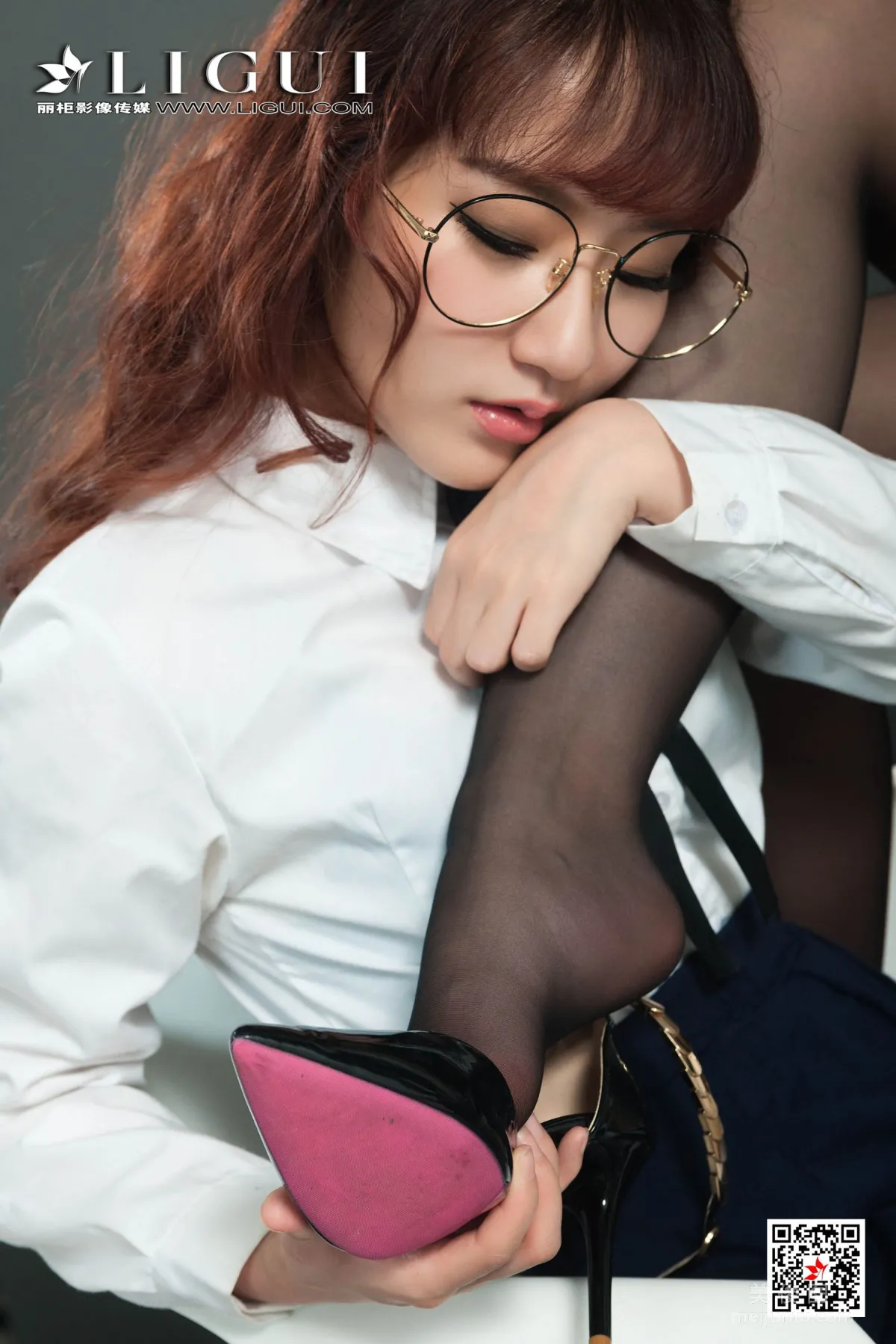 [Ligui] Zumo Xuegao and Xi Xi, Glasses Sisters, Silk Feet, Photo Set photo 18