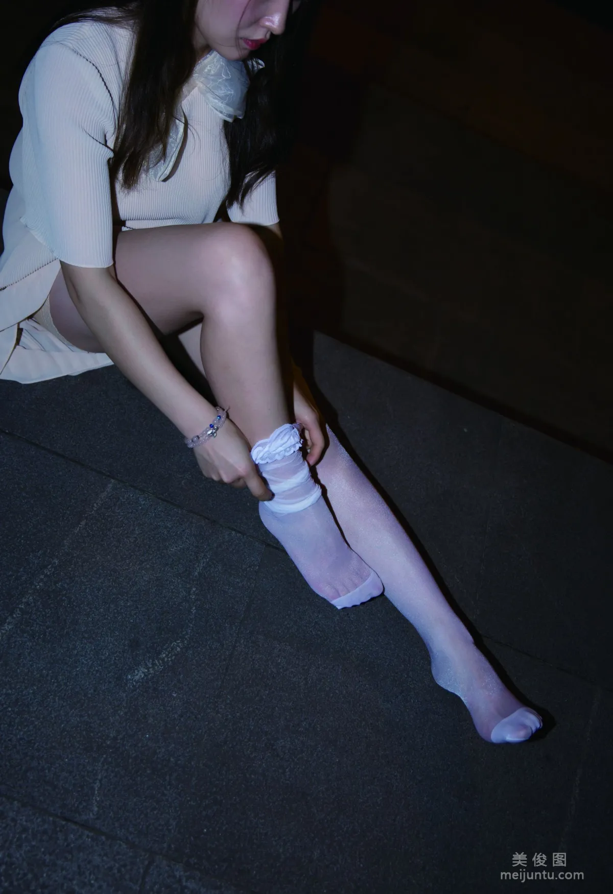 [丽丝映像GIRLISS] 《夜色里的蕾丝》 写真集44