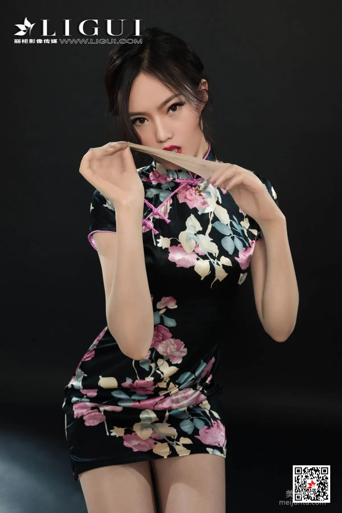 [丽柜Ligui] Model 敏儿 《旗袍丝足美束》 写真集3