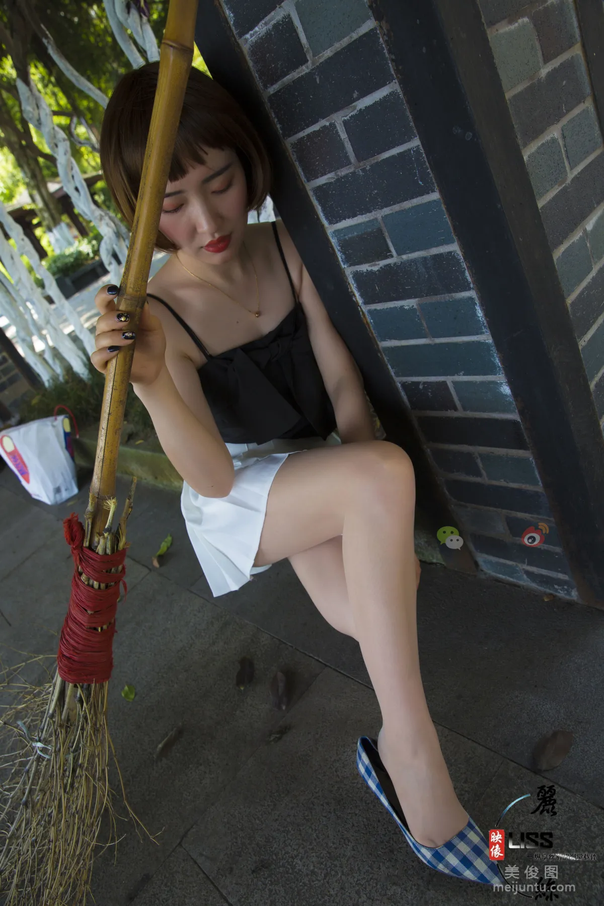 [麗絲映像GIRLISS] 丸子莎妹《藍格高跟系》 寫真集 32