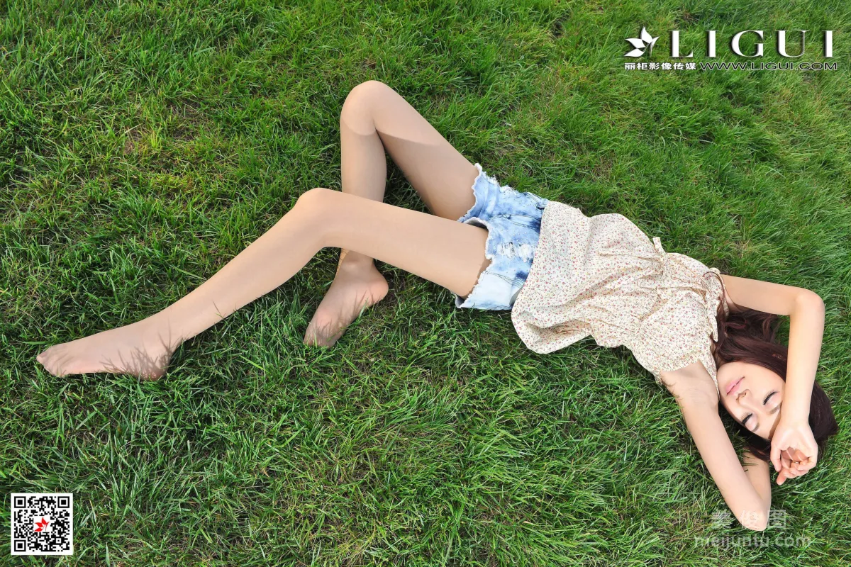 [麗櫃Ligui] Model 文欣 《肉絲熱褲女郎》 寫真集 15