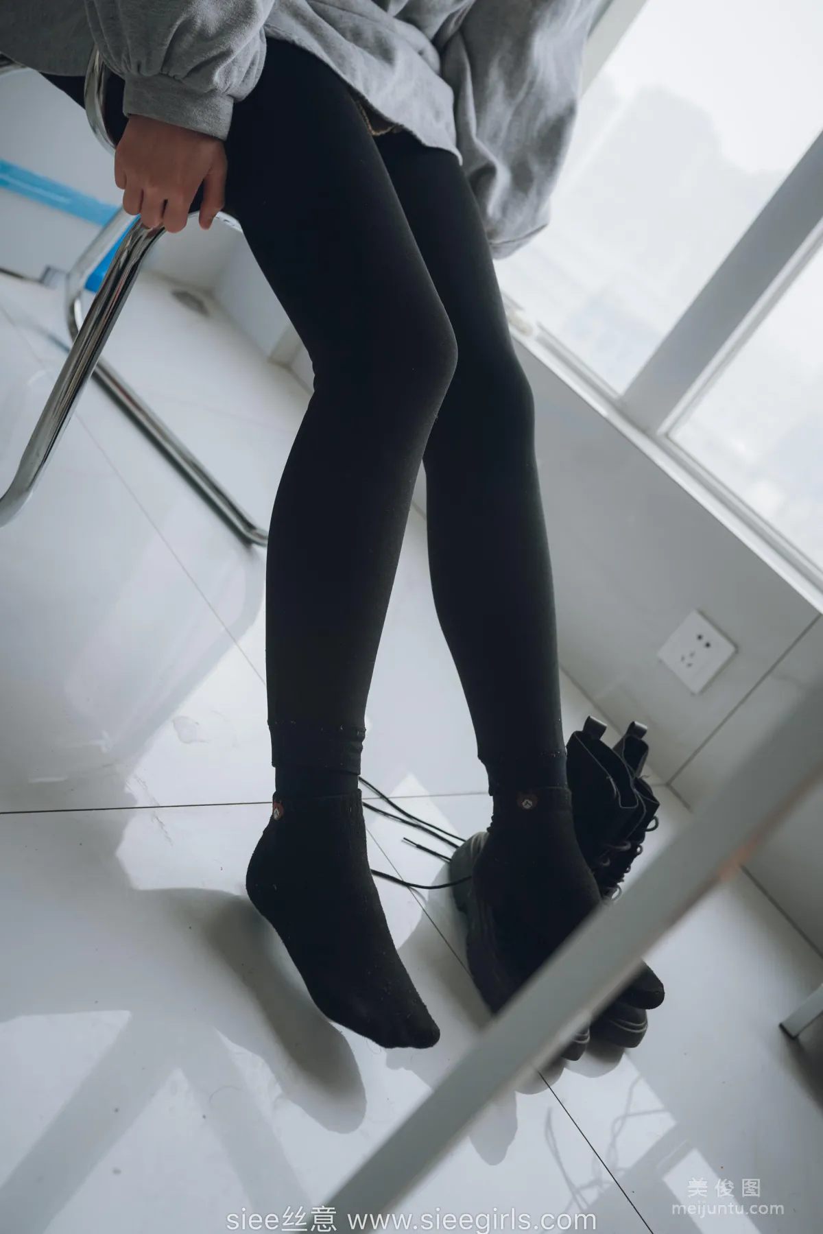 Han Han: SIEE No. 438 photo 32