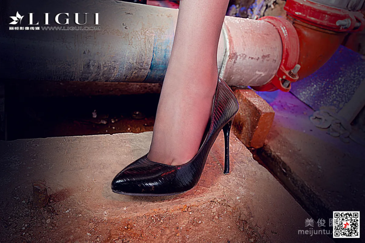[丽柜Ligui] Model 佳怡 《黑丝皮裤女郎》 写真集77