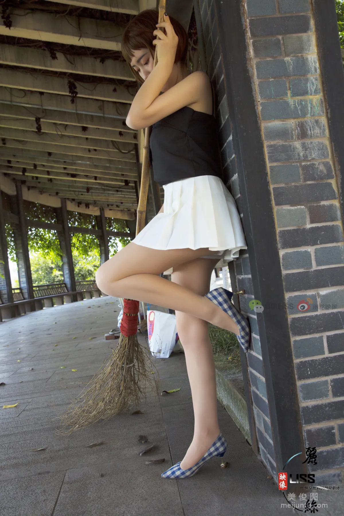 [麗絲映像GIRLISS] 丸子莎妹《藍格高跟系》 寫真集 26
