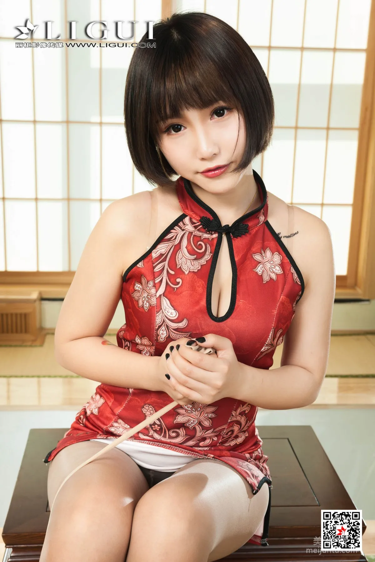 [丽柜Ligui] Model 小爽 《旗袍水果丝足》 写真集39
