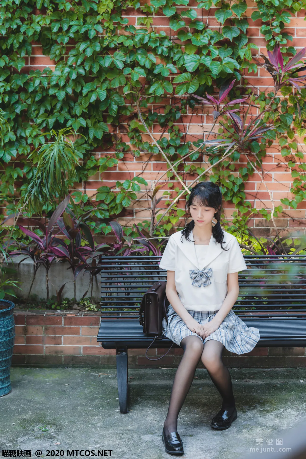 [喵糖映画]  JKL.018 《户外JK制服》 写真集9
