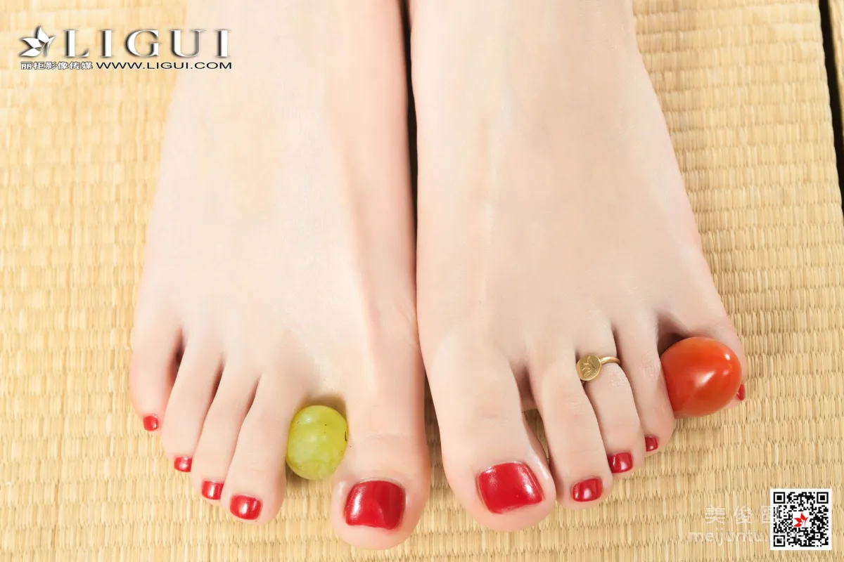 [Ligui] Model Xiao Shuang Qipao Fruit Stockings Feet Photo Set photo 43