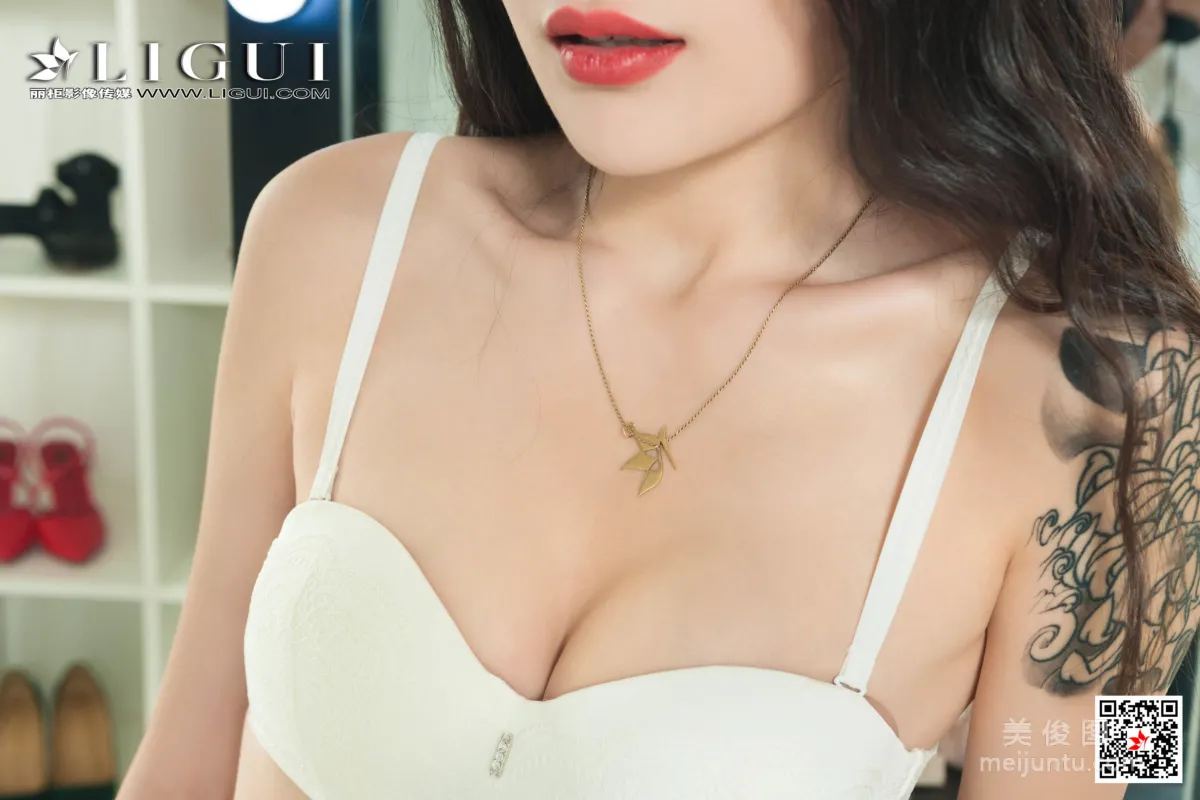 [丽柜Ligui] Model 甜甜 《吊带蕾丝美腿丝足》 写真集49