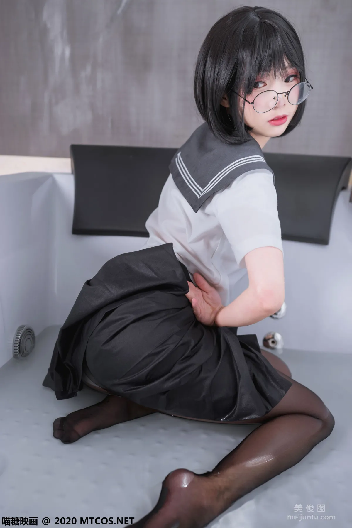 [喵糖映畫] JKL.017 《黑絲JK制服》 寫真集 15
