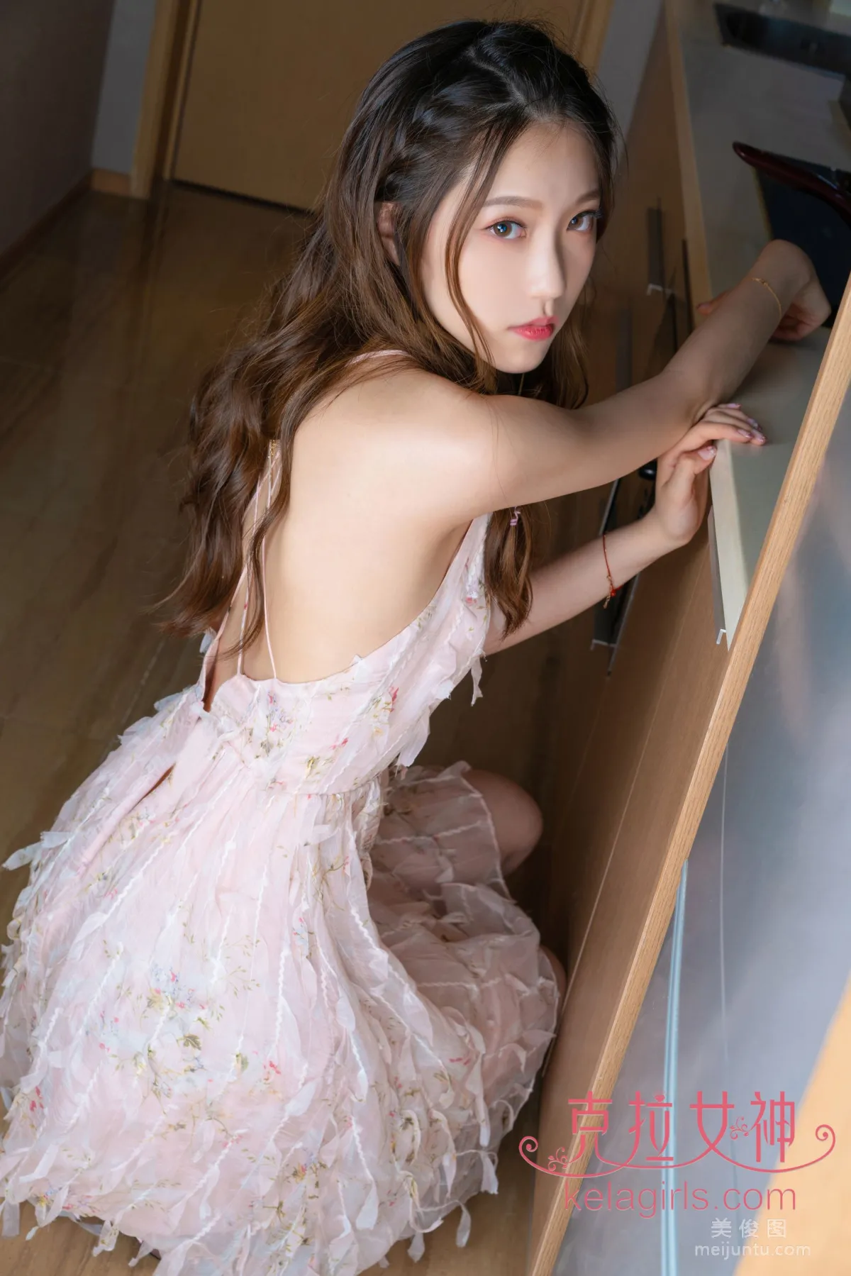 [克拉女神Kelagirls] 芊芊 《邂逅外灘》 寫真集 30
