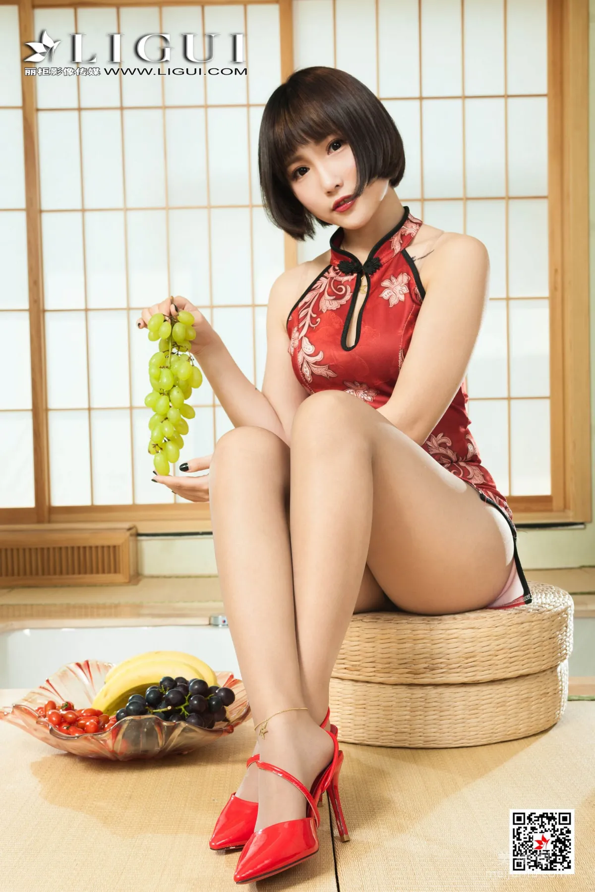 [Ligui] Model Xiao Shuang Qipao Fruit Stockings Feet Photo Set photo 21