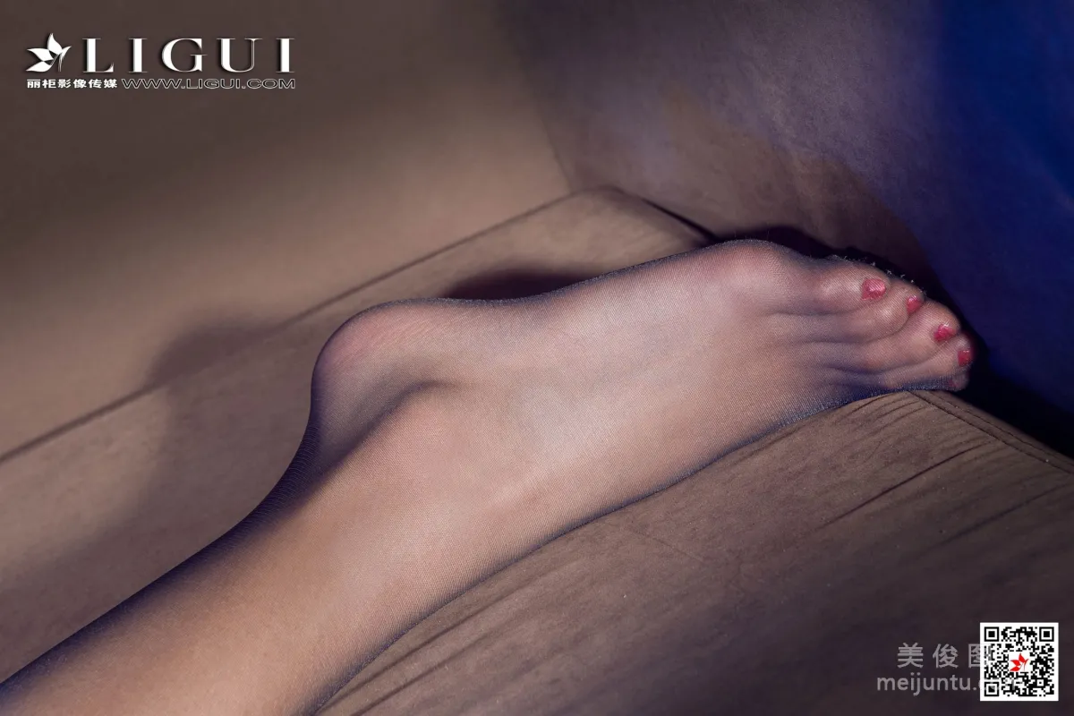 [丽柜Ligui] Model 曼蒂 《西装黑丝女郎》 写真集87