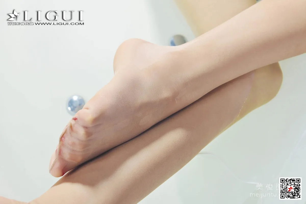[丽柜Ligui] Model 可馨 《浴缸肉丝》 写真集44
