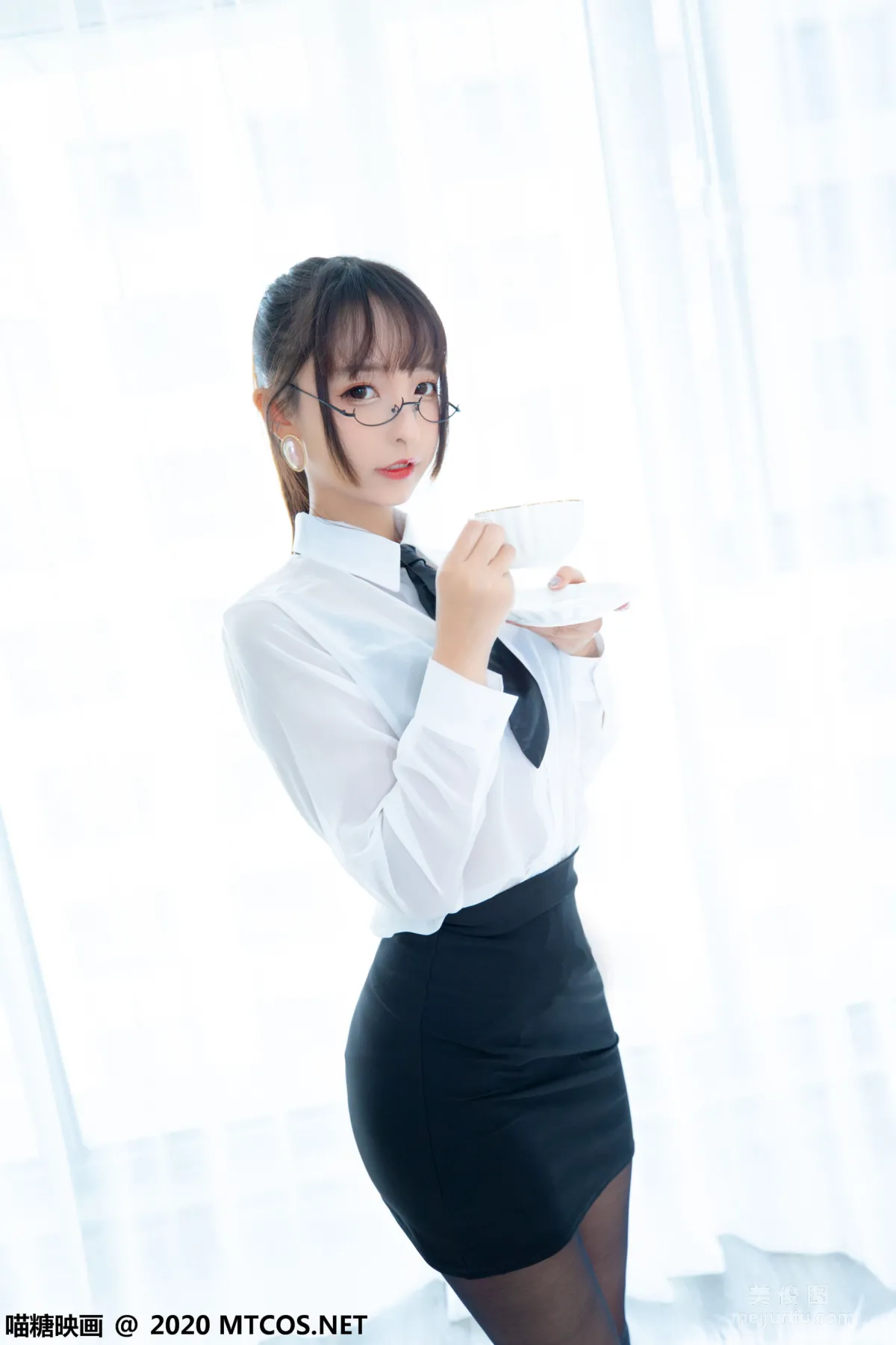 [喵糖映画] VOL.202 《OL制服裙》 写真集3