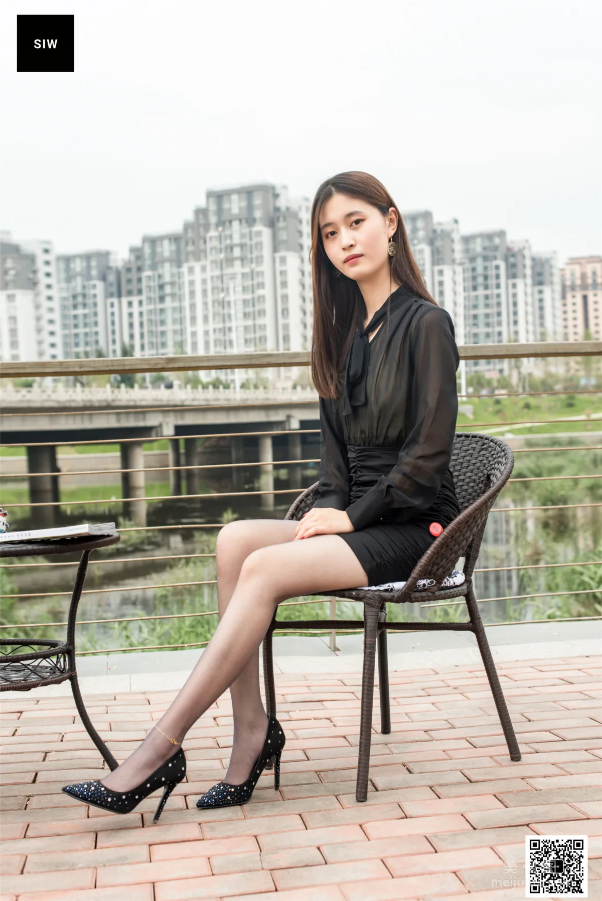 [斯文傳媒SIW] 甄珍 《江邊女郎》 寫真集 11