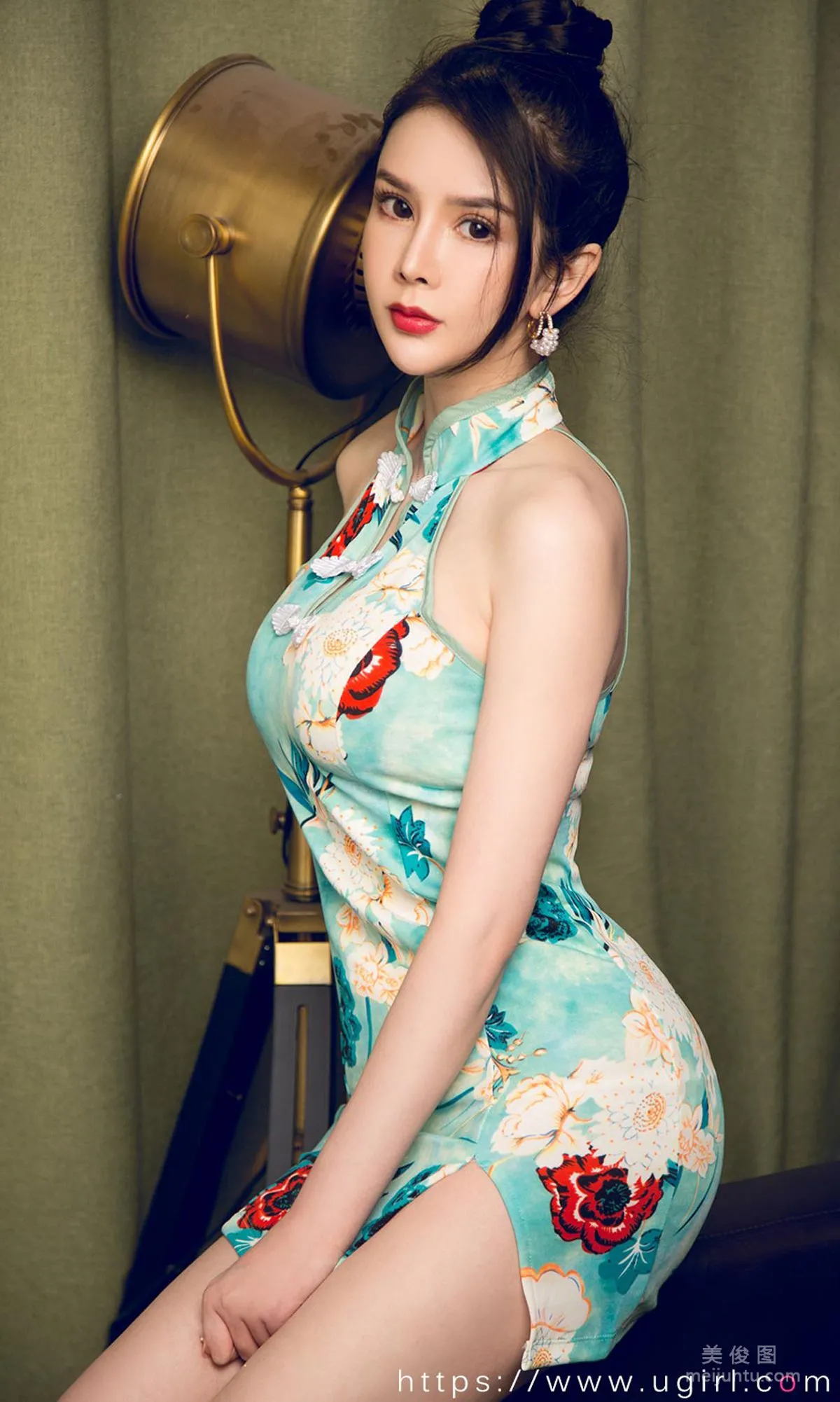 [Ugirls App] No.1818 Li Lisha, The Eldest Miss's Skirt Hem Photo Set photo 19