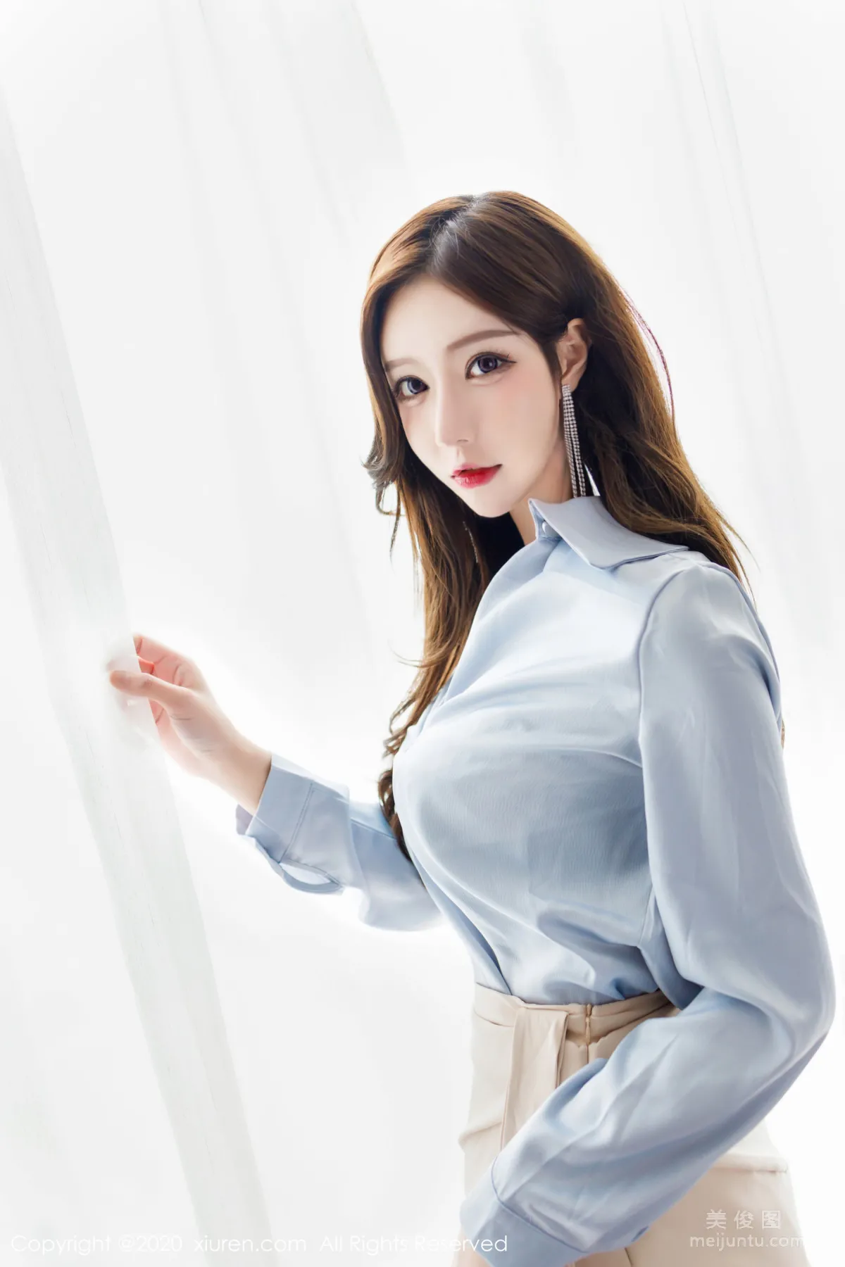 [XiuRen] No.2212 LindaLinda, Pink Suspender Skirt and Hazy Stockings Photo Set photo 4