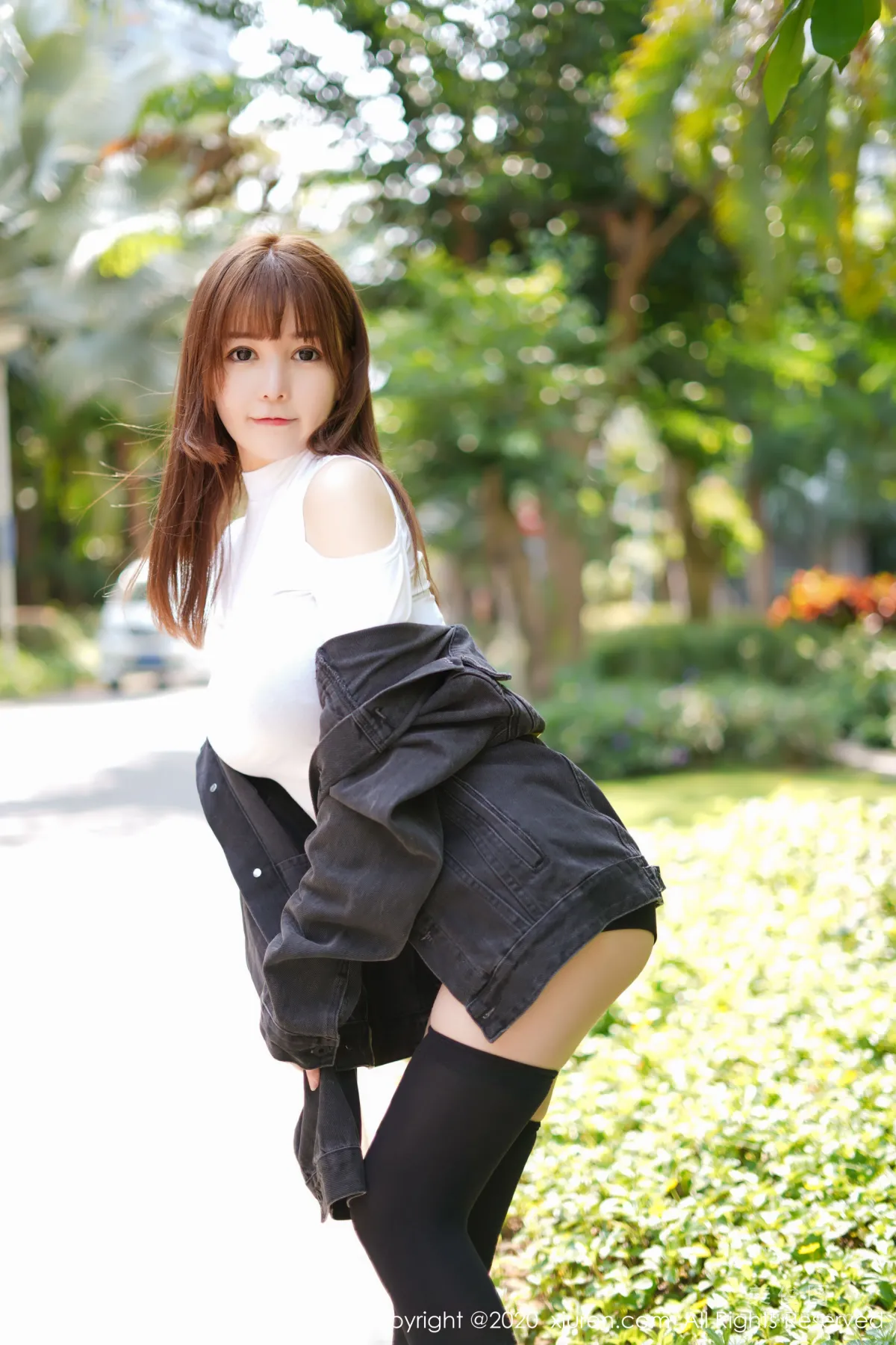 [XiuRen] No.2147 UU Jiang 《Black Coat Series》 Photo Set photo 42