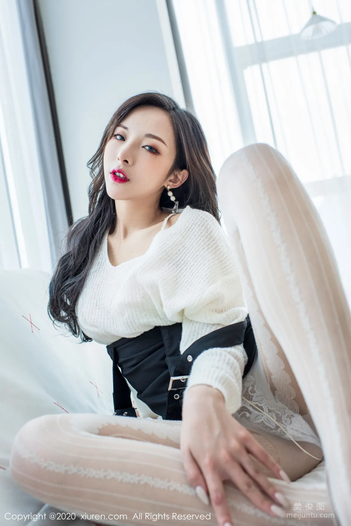 [XiuRen] No.2143 Chen Xiaomiao 'White Stockings Girl Story' Photo Set photo 14