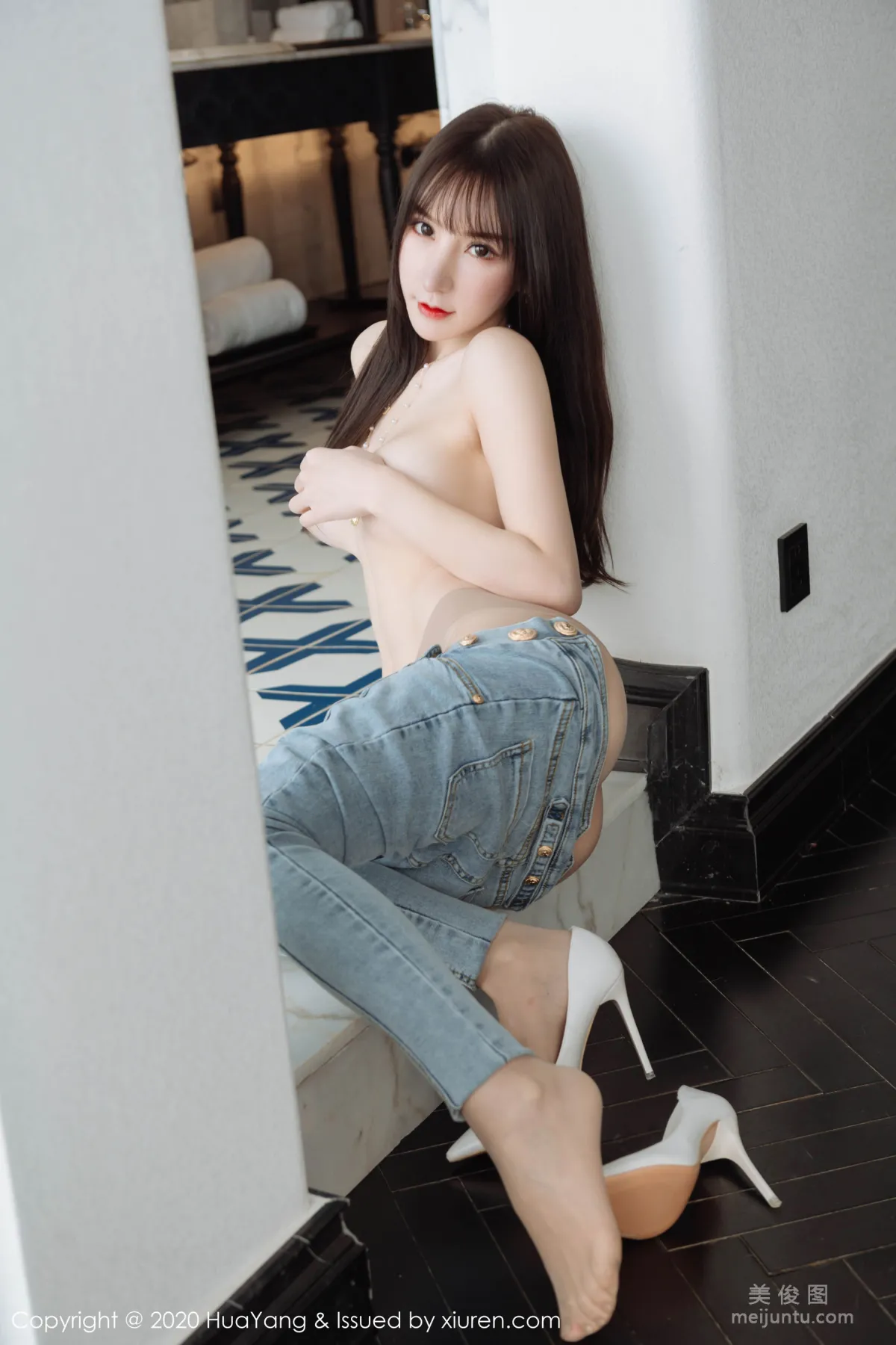 [HuaYang] Vol.246 Zhou Yuxi Sandy "Jeans and Stockings" Photo Set photo 28