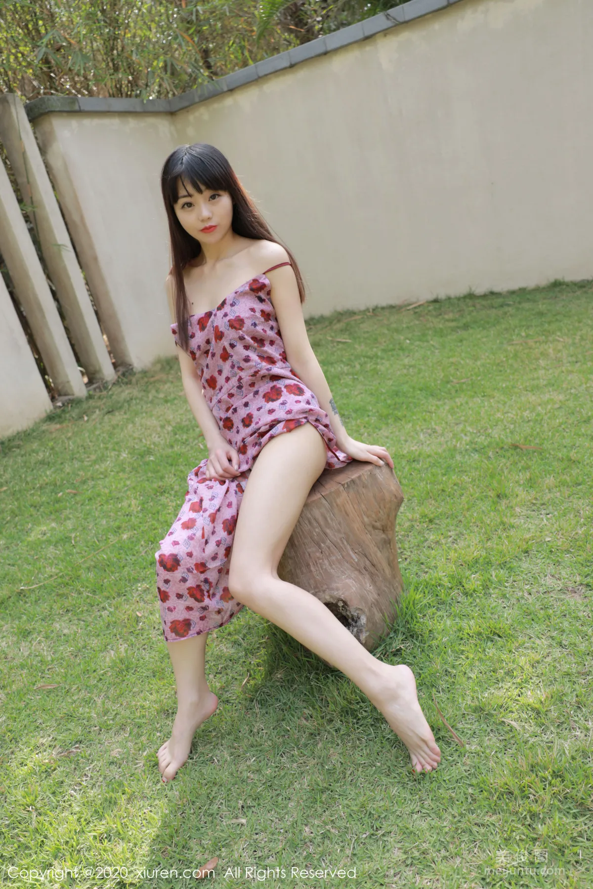 [XiuRen] No.2156 Xiaoshui blue Small Pleated Skirt Outdoor Shoot Series Photo Set photo 16