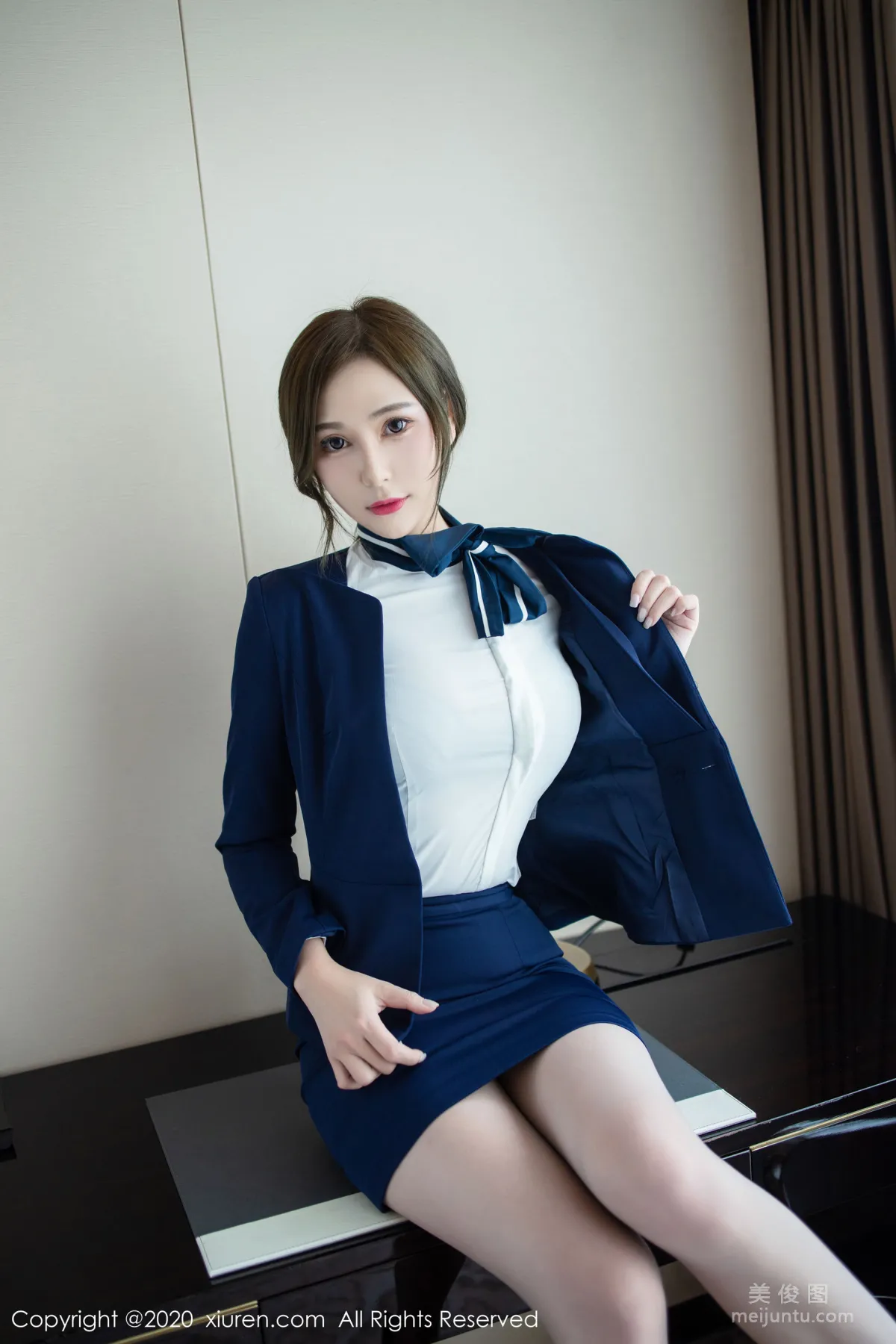 [XiuRen] No.2221 Lavinia Rou 'Sexy Classic Workplace Uniform' Photo Set photo 20