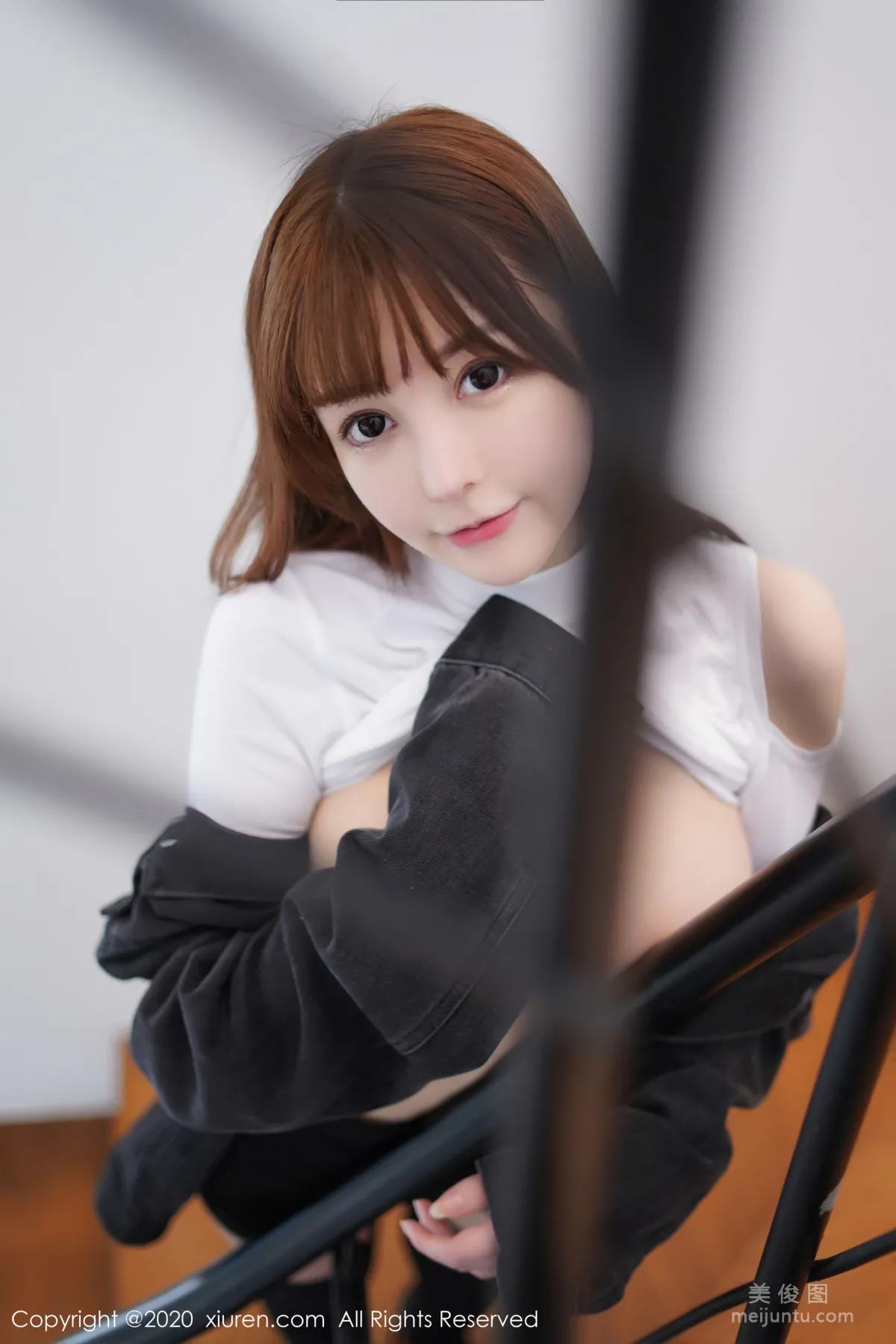 [XiuRen] No.2147 UU Jiang 《Black Coat Series》 Photo Set photo 60