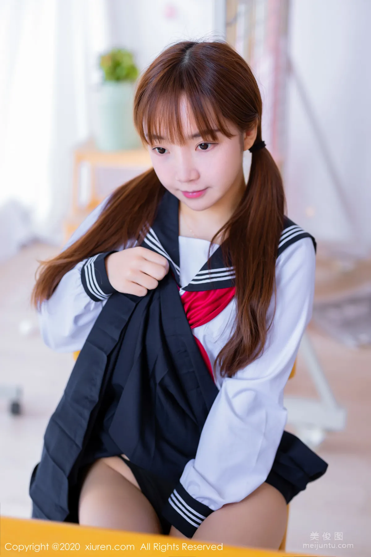 [秀人XiuRen] No.2196 團團子_una 《童顔巨乳JK制服》 寫真集 2