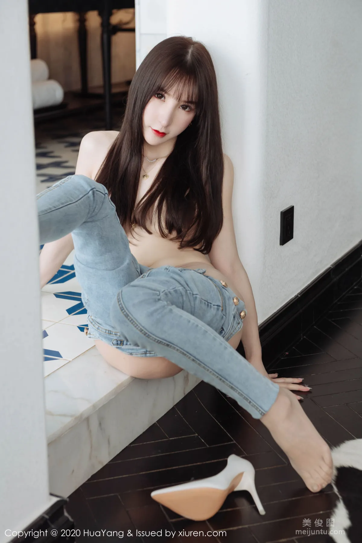[HuaYang] Vol.246 Zhou Yuxi Sandy "Jeans and Stockings" Photo Set photo 27