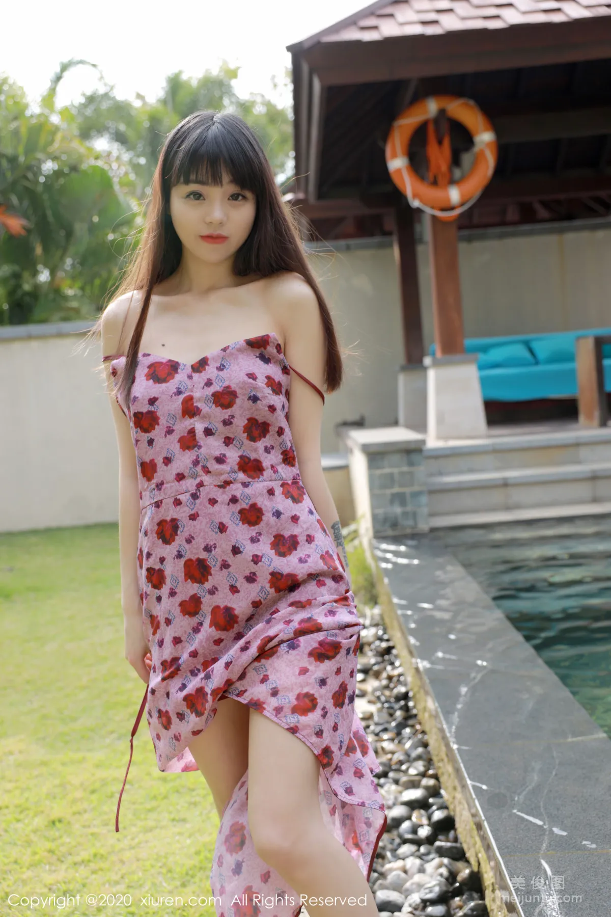 [XiuRen] No.2156 Xiaoshui blue Small Pleated Skirt Outdoor Shoot Series Photo Set photo 10