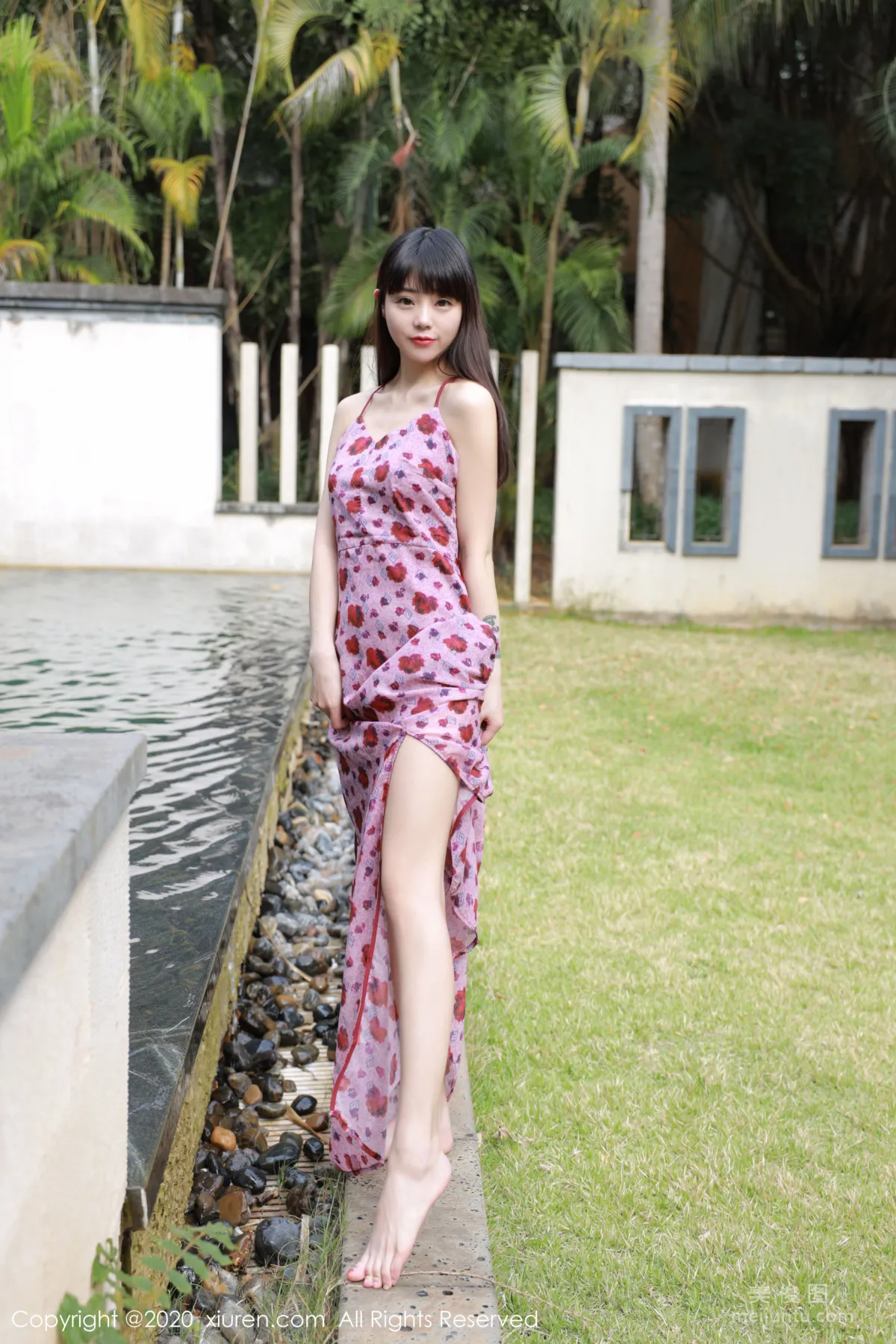 [秀人XiuRen] No.2156 小水blue 《小碎裙外拍系列》 写真集1