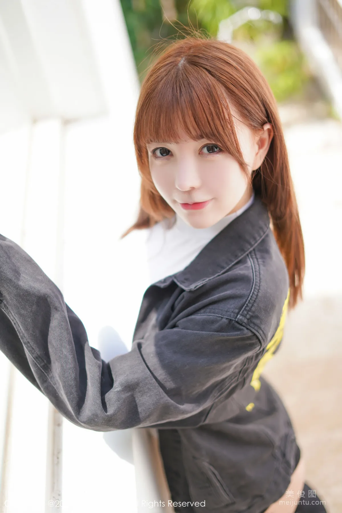 [XiuRen] No.2147 UU Jiang 《Black Coat Series》 Photo Set photo 20