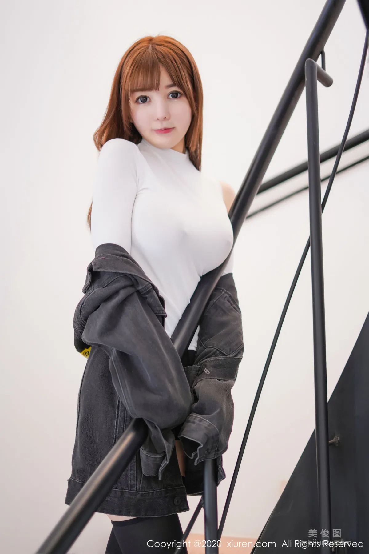 [XiuRen] No.2147 UU Jiang 《Black Coat Series》 Photo Set photo 53