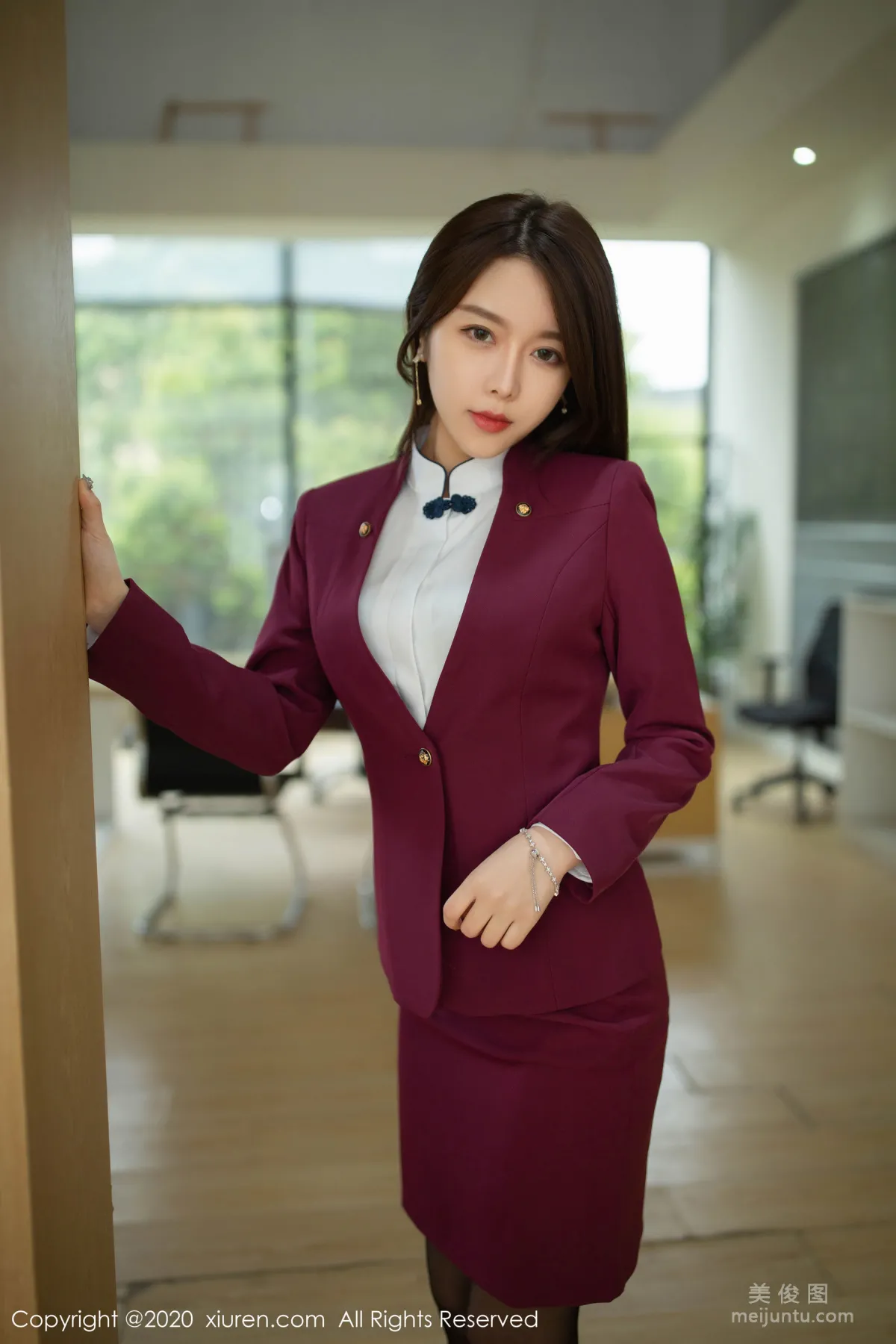 [秀人XiuRen] No.2251 夏詩雯Sally 《職場boss》 寫真集 15
