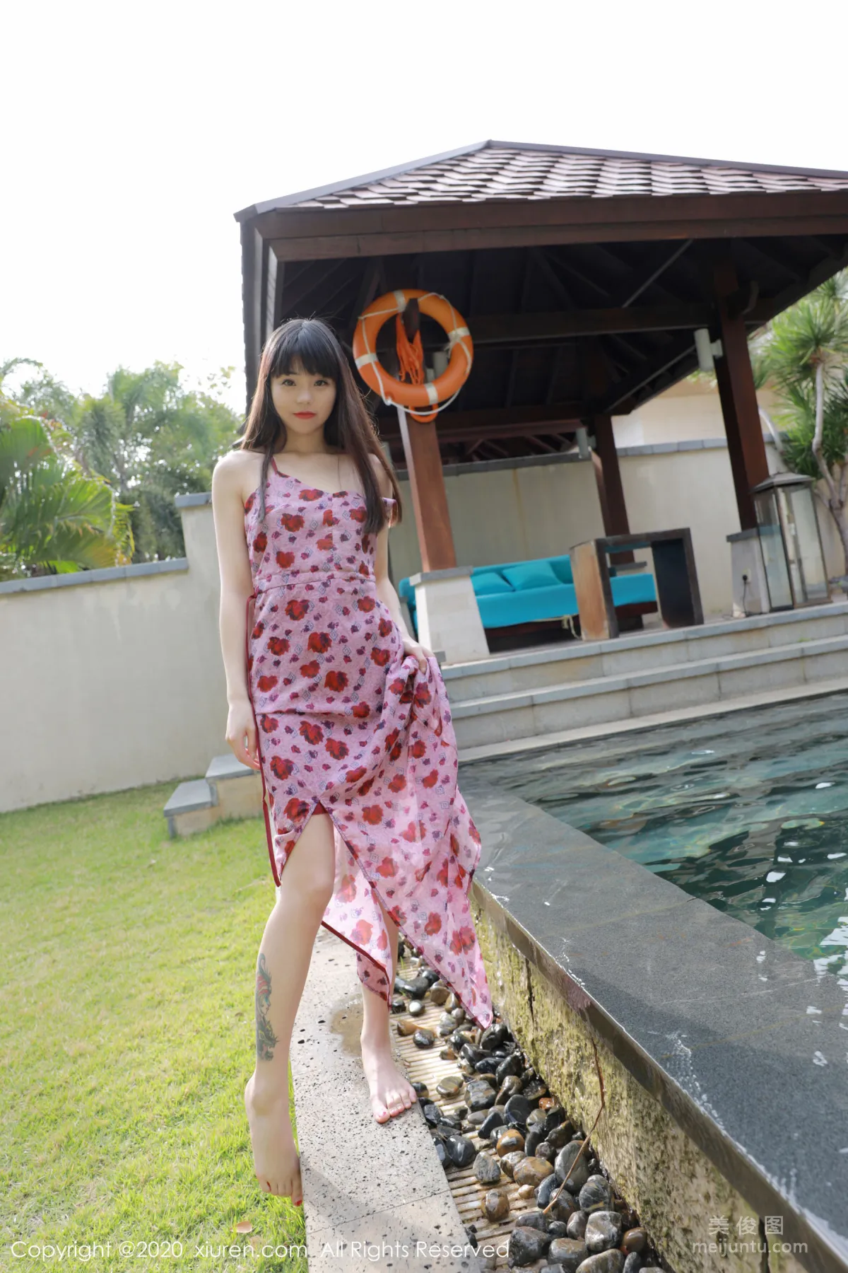 [XiuRen] No.2156 Xiaoshui blue Small Pleated Skirt Outdoor Shoot Series Photo Set photo 8