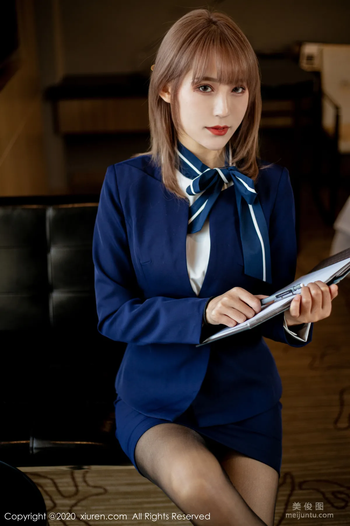 [秀人XiuRen] No.2224 周慕汐fairy 《職場秘書OL系列》 寫真集 8