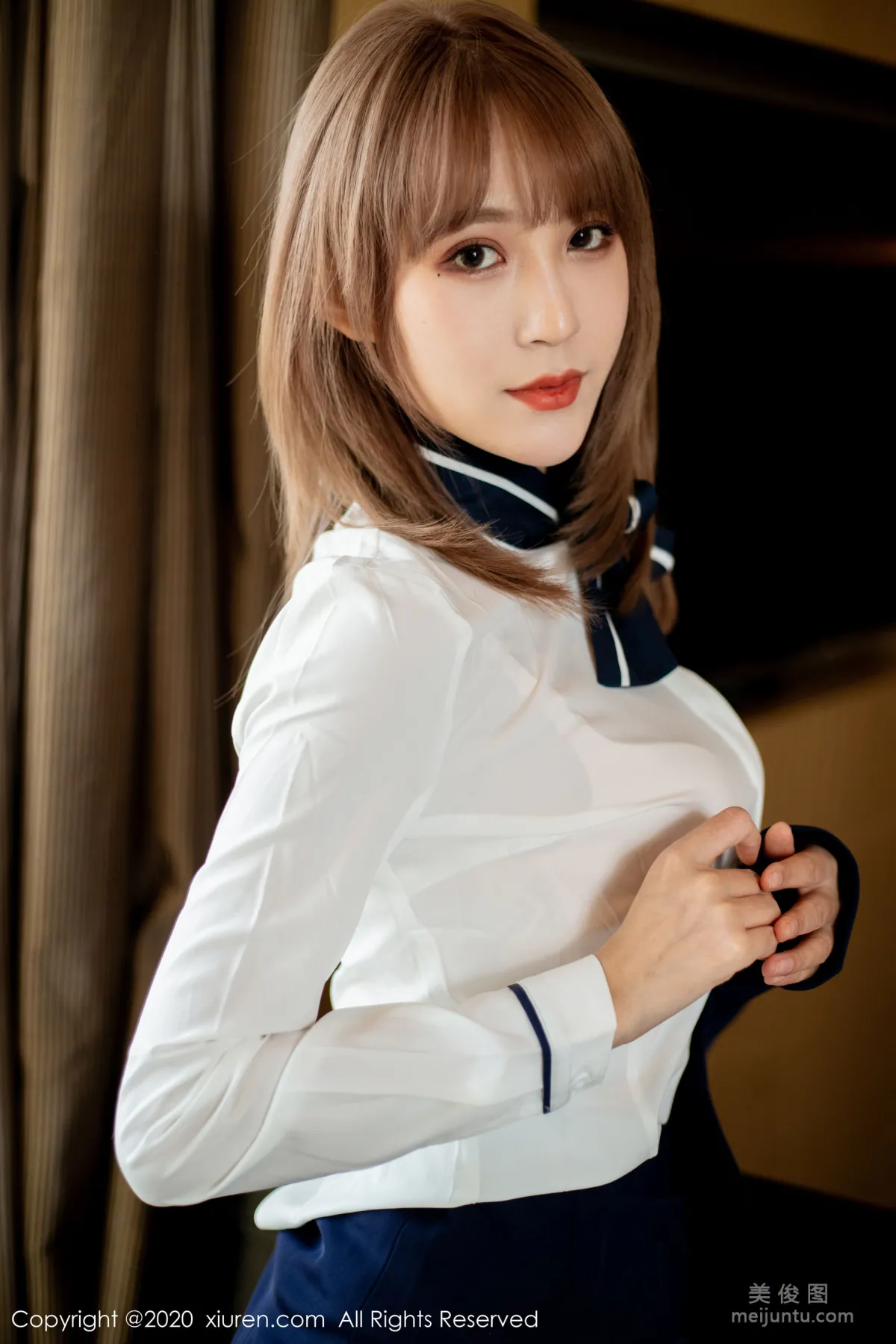 [秀人XiuRen] No.2224 周慕汐fairy 《職場秘書OL系列》 寫真集 28